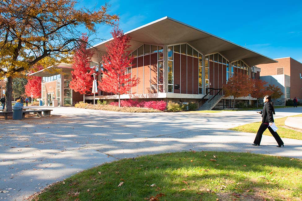 HOÀN THÀNH CHƯƠNG TRÌNH ĐẠI HỌC Ở TUỔI 20