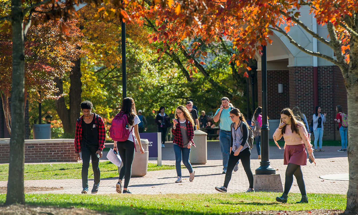 Tuyển sinh Học kỳ mùa xuân tháng 1/2019 - từ các trường Nội trú tại Bang Wisconsin Hoa Kỳ